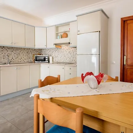 Morales プエルト・デル・カルメン